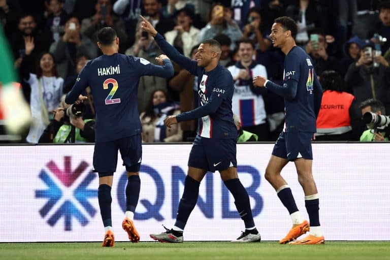 Ligue 1 : Paris s’amuse face à Ajaccio et se rapproche du titre, les Corses officiellement en Ligue 2