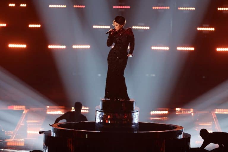 EN DIRECT – Eurovision 2023 : une prestation réussie pour La Zarra, le clan français y croit
