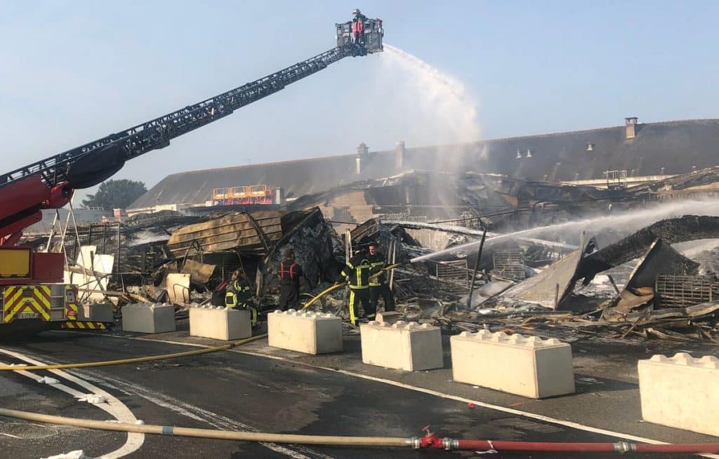 Mort de Nahel : De Nantes à Annecy, des voituress brûlées et des écoles incendiées