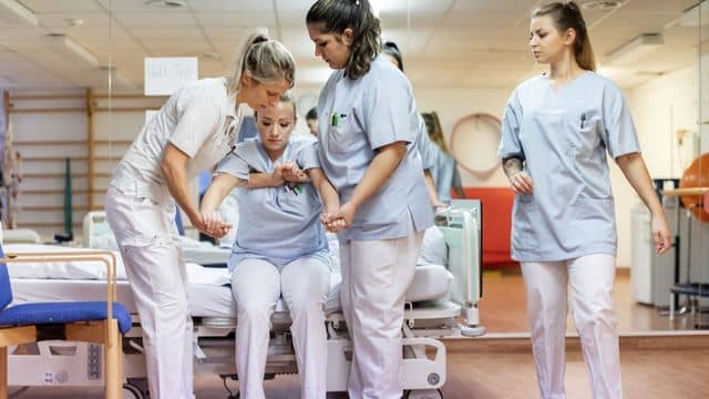 Le gouvernement veut « refonder » la formation et le métier d’infirmier