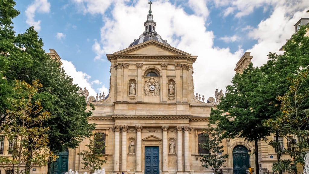 La Sorbonne fait polémique en reportant une conférence sur les frères musulmans